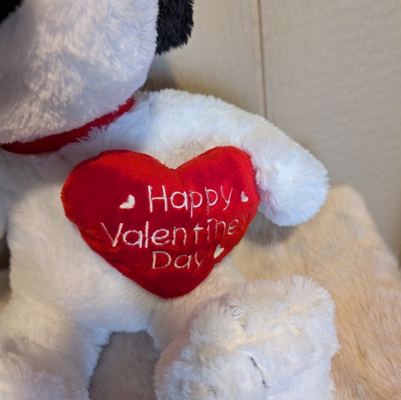 Peanuts Black and White Plushie - Picture 2 of 7